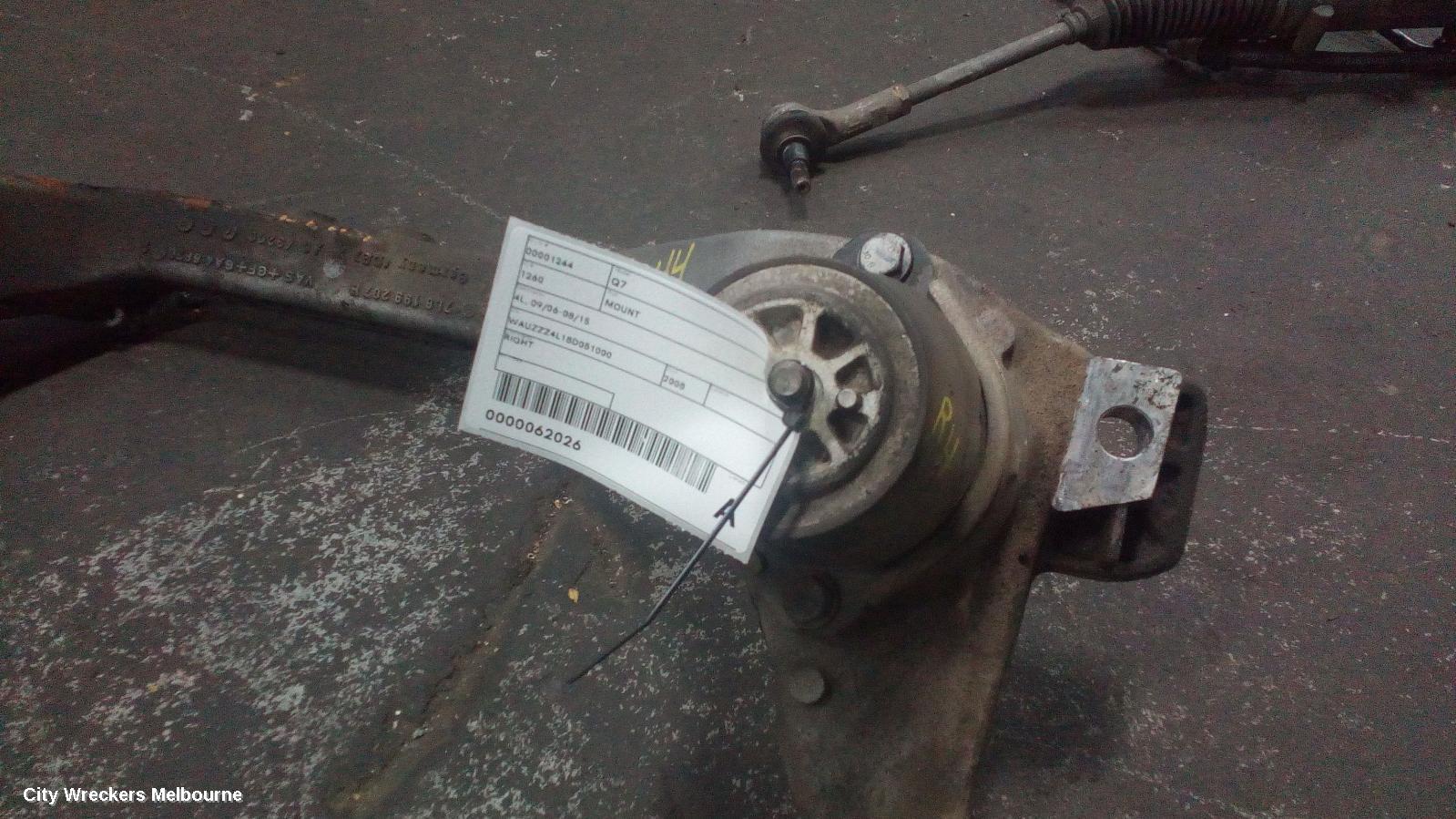 AUDI Q7 MOUNT, ENGINE MOUNT (RH SIDE), DIESEL, 3.0, TURBO, 4L, 09/2006 - 08/2015 - Image 1