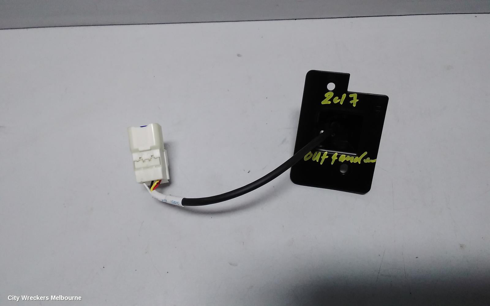 MITSUBISHI OUTLANDER REVERSE CAMERA, REVERSE CAMERA, ZK, 04/2015 ONWARDS - Image 3