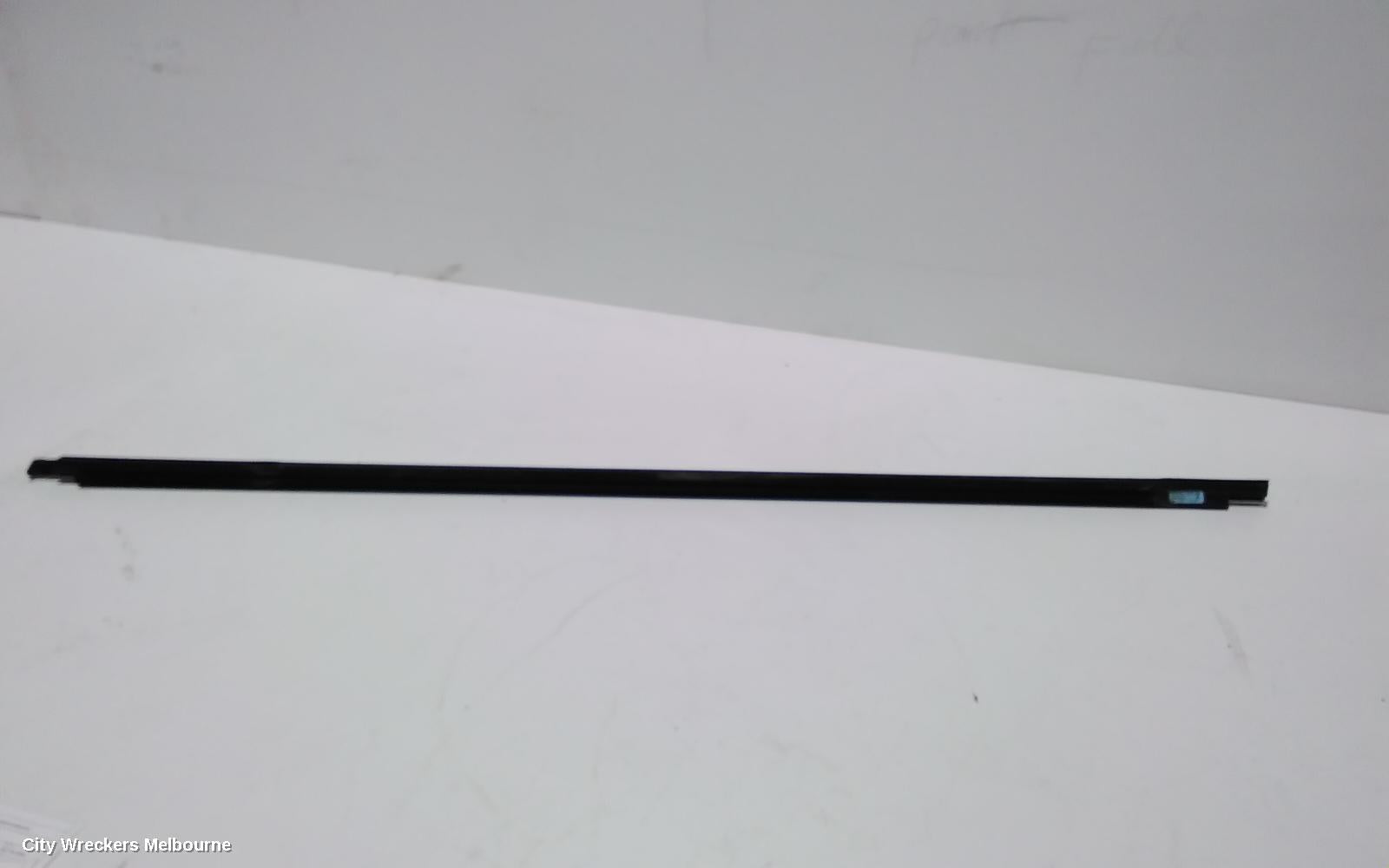 VOLKSWAGEN TIGUAN DOOR MOULD, RHF CHROME  MOULD UPPER: 86782, 5NA, 06/2016 - 02/2024 - Image 3