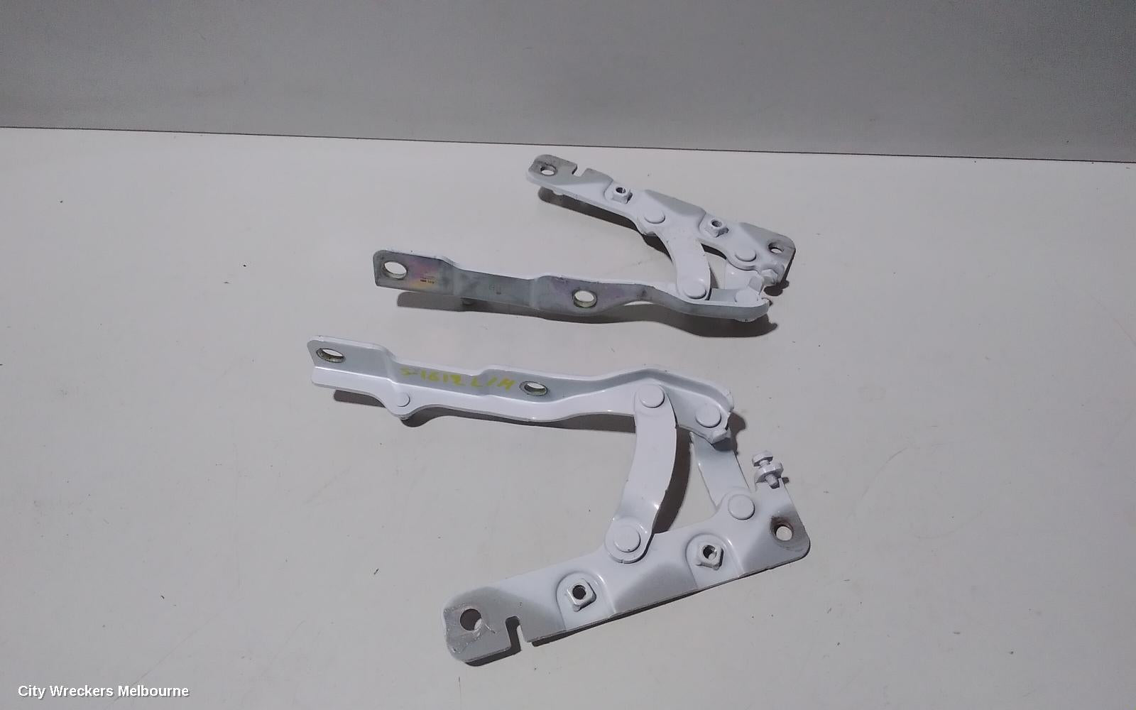 HYUNDAI GENESIS BONNET HINGE/STRUT, DH, HINGES (PAIR), 11/2014 - 01/2018 - Image 2