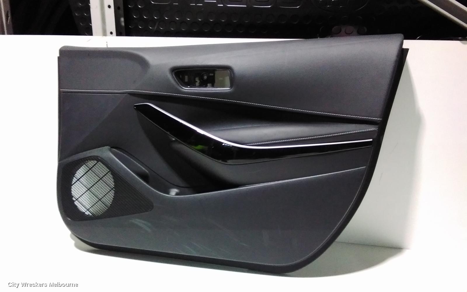 TOYOTA COROLLA DOOR TRIM, ZWE219R, RH FRONT, HATCH, 07/2018 ONWARDS - Image 1