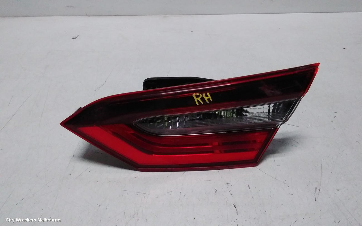 TOYOTA CAMRY REAR GARNISH, BOOTLID LAMP (RH SIDE), HALOGEN TYPE, XV70, 02/2021 - 05/2024 - Image 2