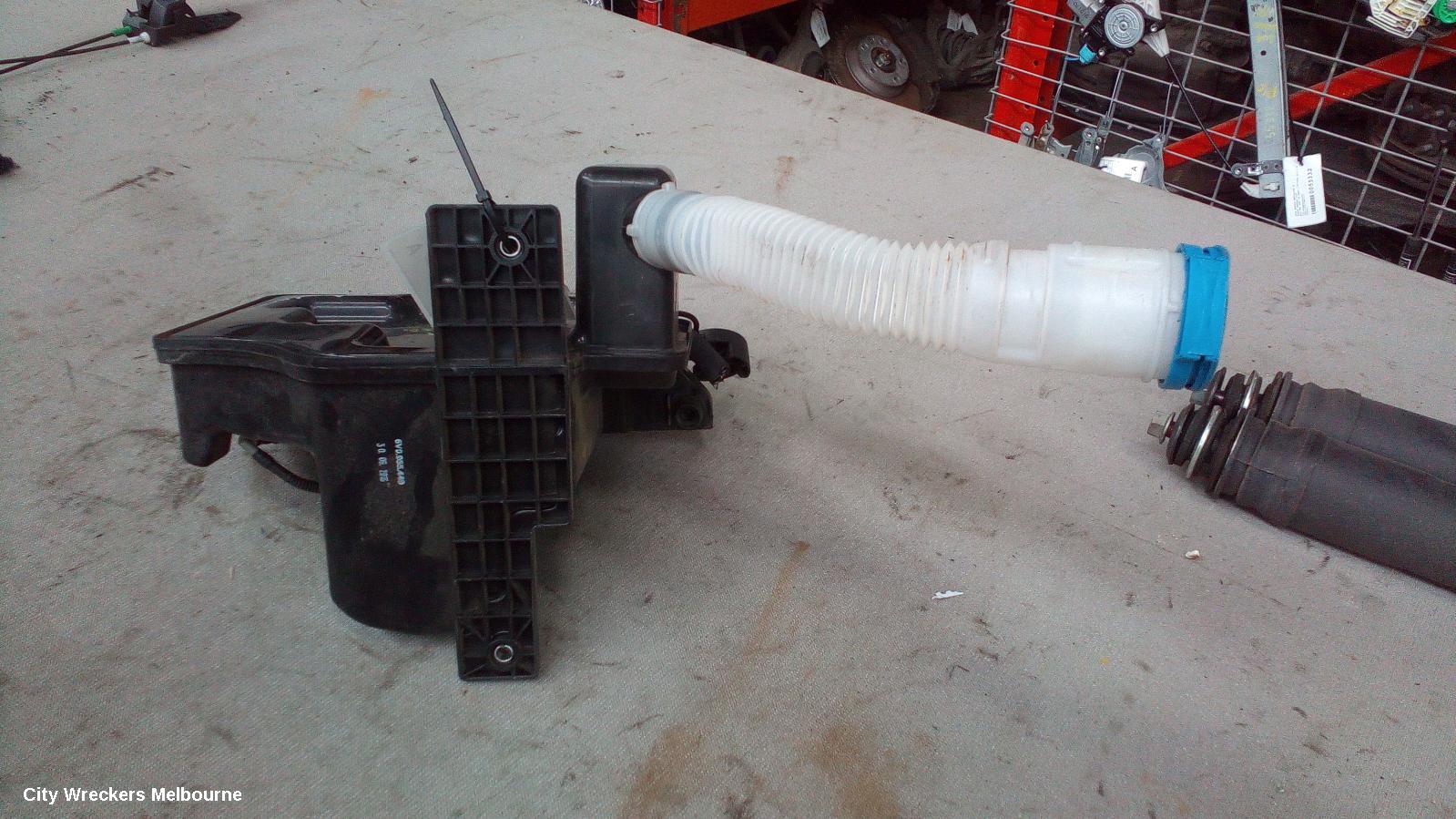 SKODA FABIA WASHER BOTTLE, NJ, 01/2015 - 08/2021 - Image 2