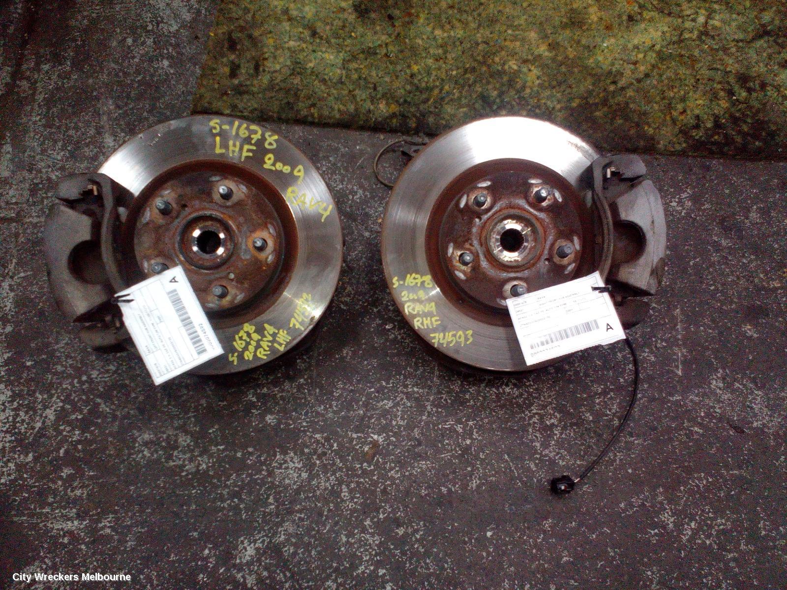 TOYOTA RAV4 RIGHT FRONT HUB ASSEMBLY, ACA33, 2.4, 2AZ-FE, AUTO T/M TYPE, 11/2005 - 11/2012 - Image 2