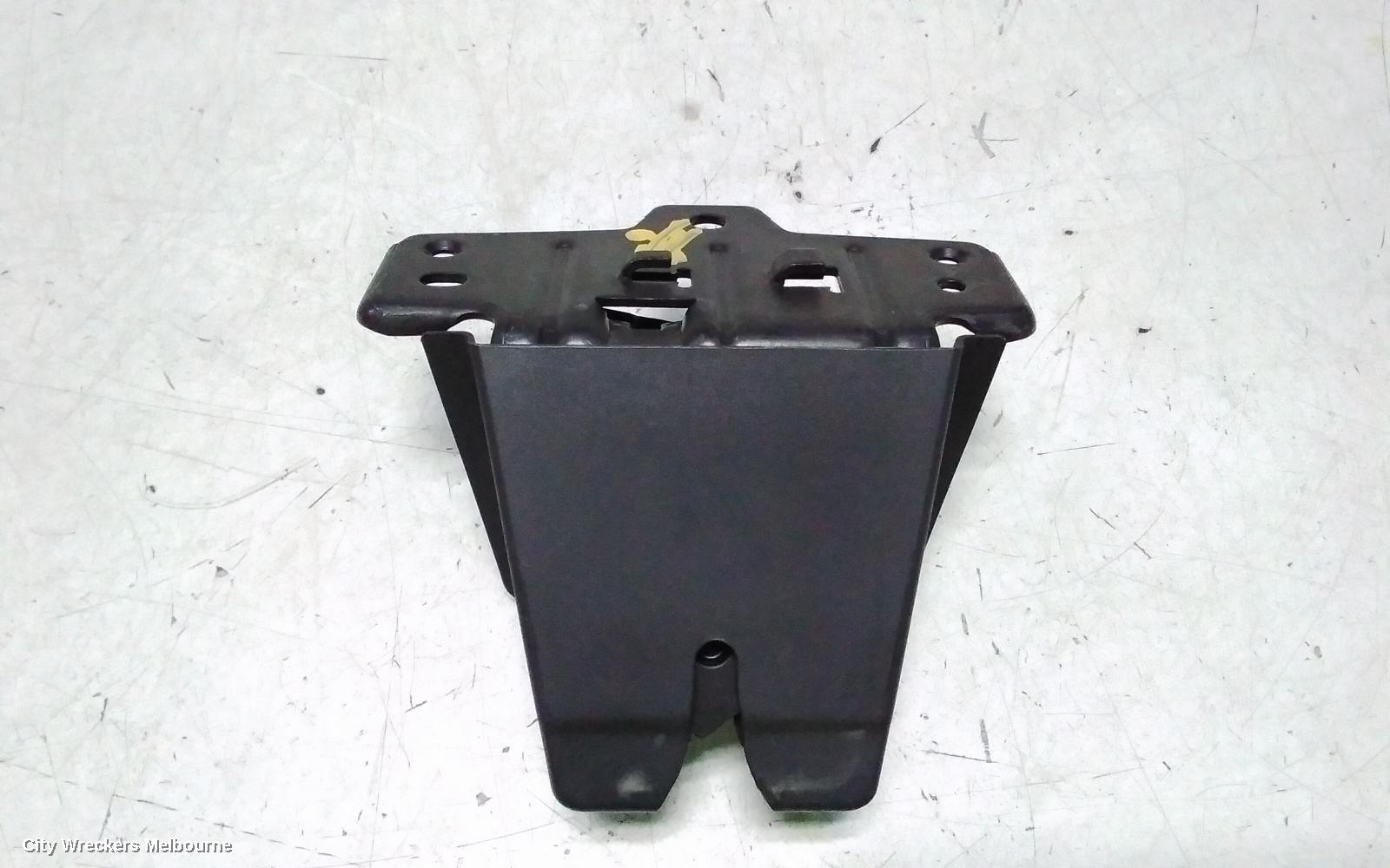 VOLVO XC40 DOOR/BOOT/GATE LOCK, TAILGATE LOCK, NON POWER TYPE, 02/2018 - 05/2022 - Image 1