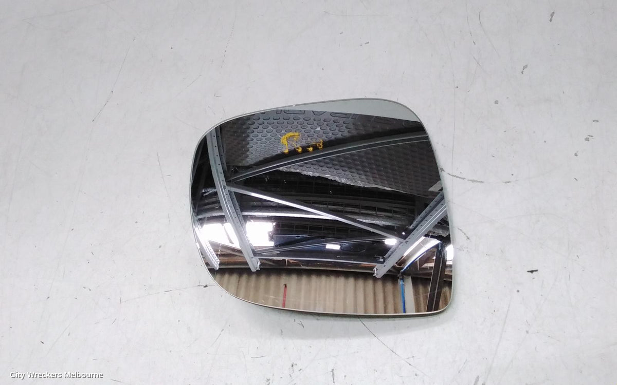 VOLKSWAGEN AMAROK RIGHT DOOR MIRROR, 2H, MANUAL FOLD, PARTIAL COLOUR CODED/BLACK, 6 PIN TYPE, 10/2010 - 07/2013 - Image 2