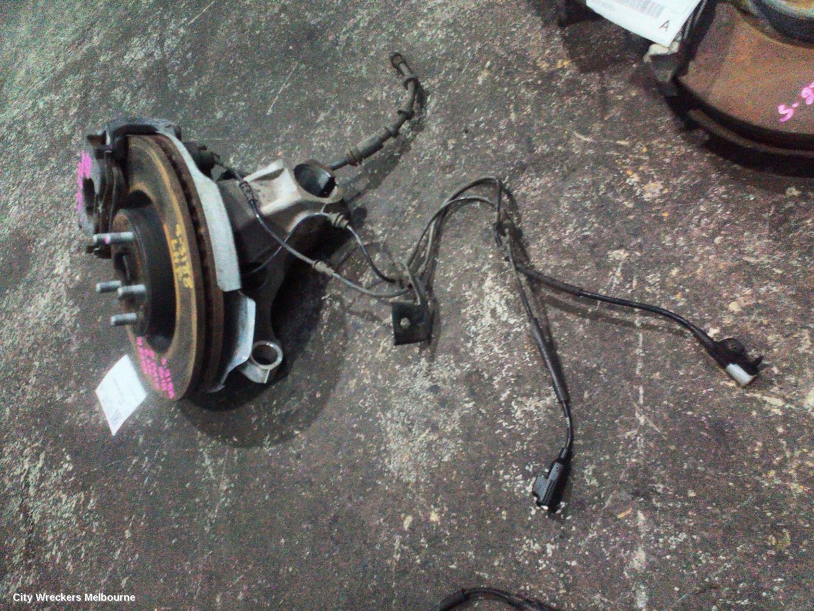 JAGUAR E PACE LEFT FRONT HUB ASSEMBLY, X540, 11/2017 - 12/2024 - Image 3