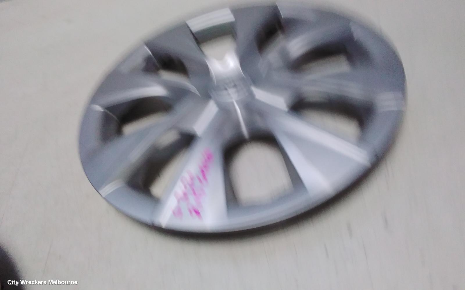 TOYOTA COROLLA WHEEL COVER/HUB CAP, ZRE172R, SEDAN, 12/2013 - 06/2019 - Image 3