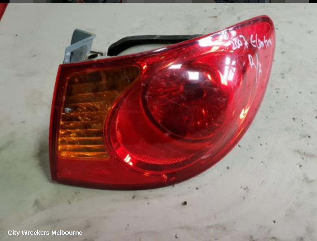HYUNDAI ELANTRA RIGHT TAILLIGHT, XD, SEDAN, 10/2003 - 07/2006 - Image 1