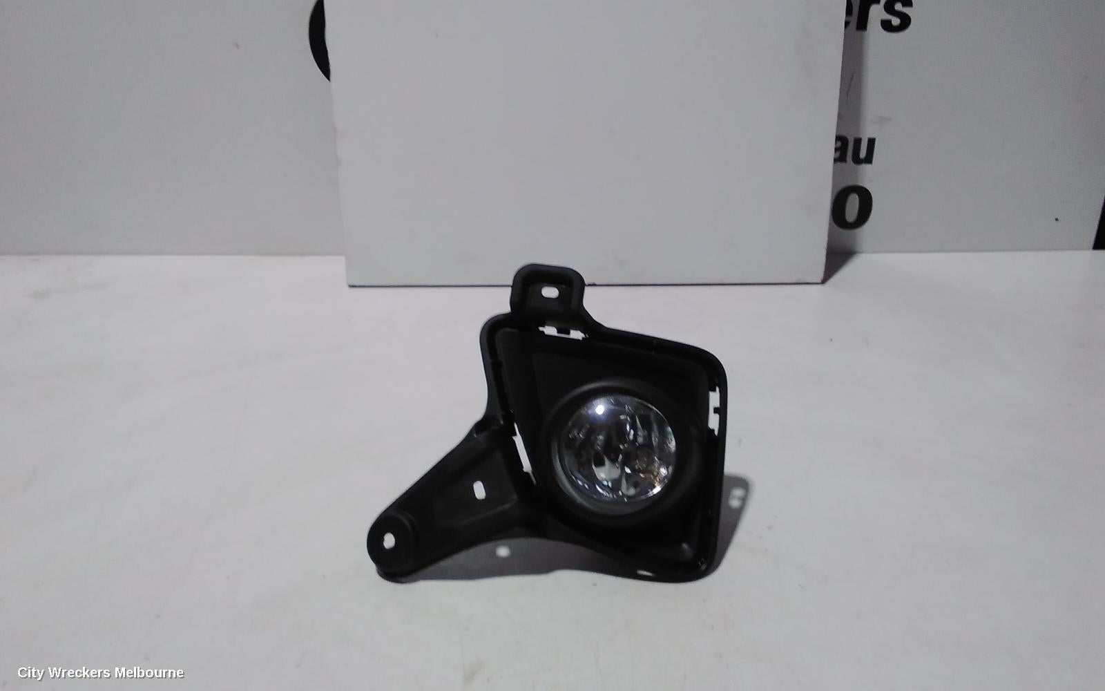 TOYOTA HIACE RIGHT INDICATOR/FOG/SIDE, BUMPER FOGLAMP, TRH/KDH, 03/2005 - 04/2019 - Image 3