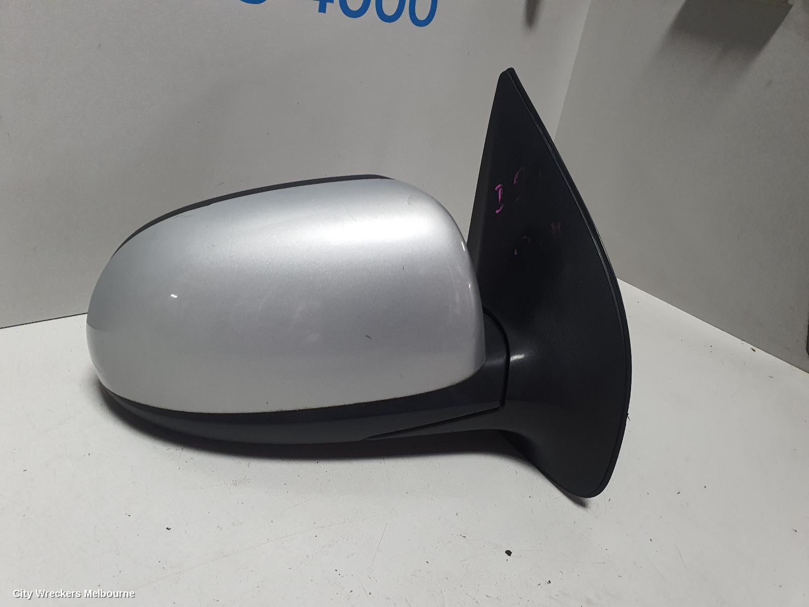 HYUNDAI I20 RIGHT DOOR MIRROR, PB, MANUAL FOLDING, NON FLASHER TYPE, 07/2010 - 12/2015 - Image 2