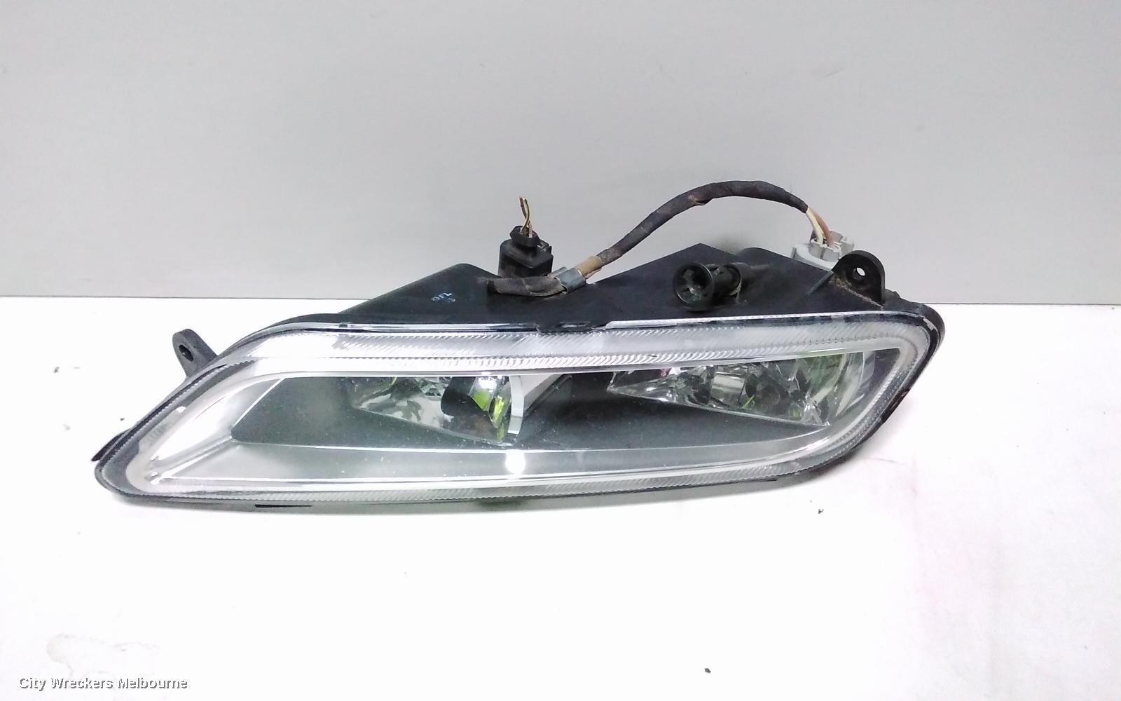 VOLKSWAGEN PASSAT RIGHT INDICATOR/FOG/SIDE, BUMPER FOGLAMP, 3C/MK6 B7, SEDAN/WAGON, NON DAYTIME RUNNING LAMP, 09/2010 - 05/2015 - Image 2