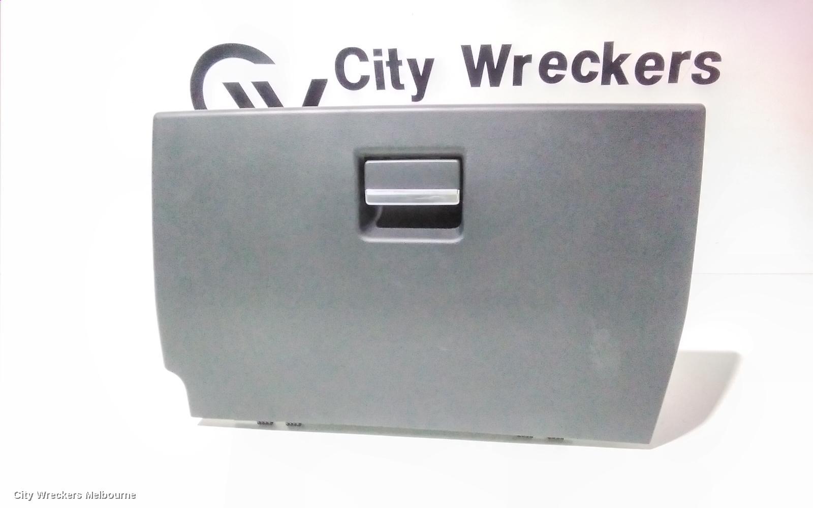 LAND ROVER RANGEROVER EVOQUE GLOVE BOX, L538, 11/2011 - 01/2019 - Image 2