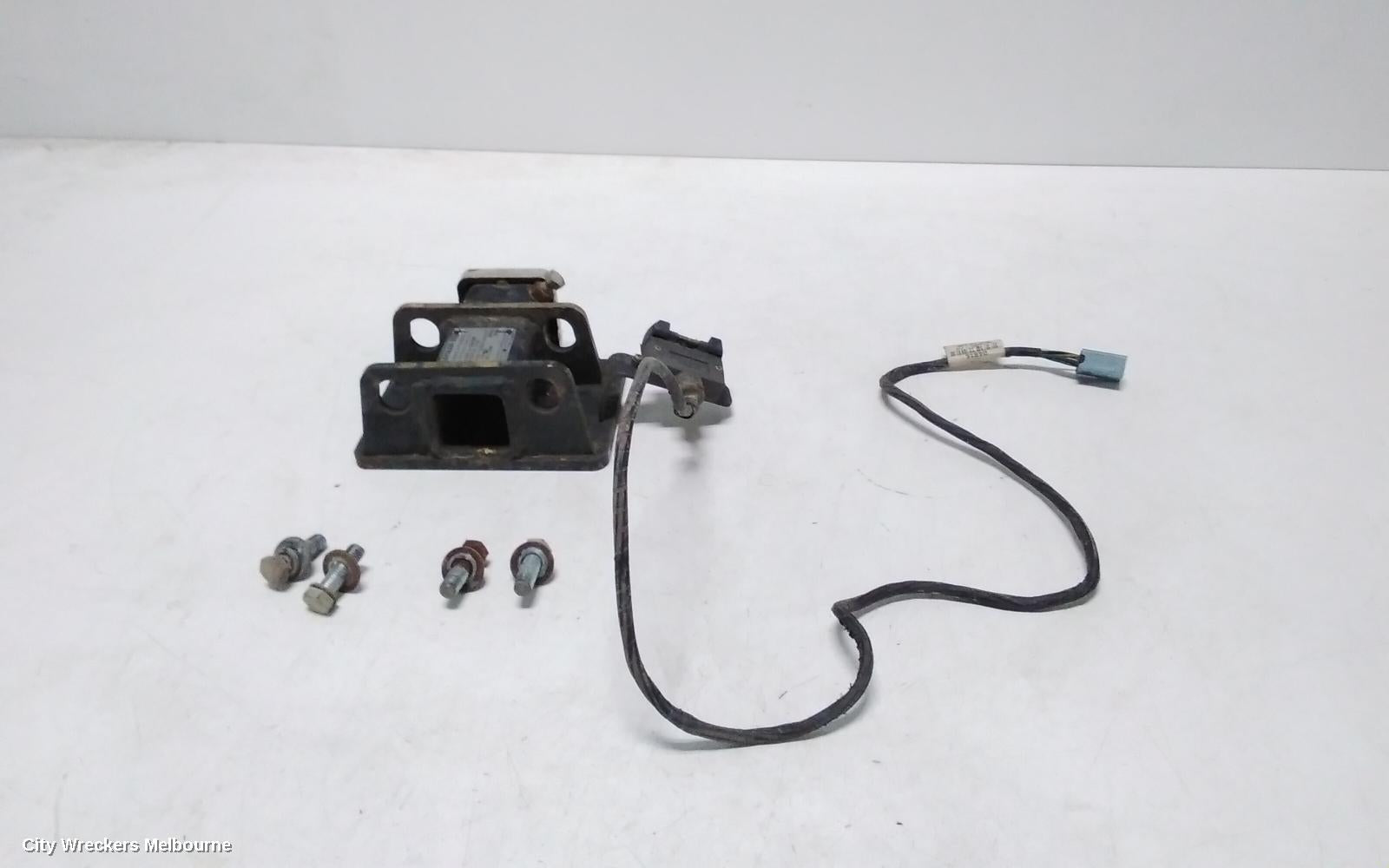 VOLKSWAGEN AMAROK TOWBAR, 2H, W/ REAR BUMPER TYPE, 10/2010 - 09/2022 - Image 2