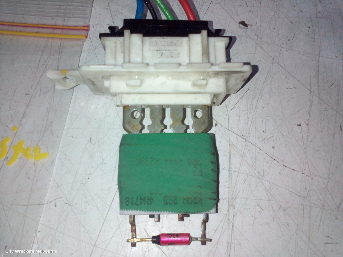 VOLKSWAGEN POLO FAN SPEED RESISTOR, NON CLIMATE CONTROL, P/N 2Q0959263, AW-AE, 09/2017 ONWARDS - Image 3