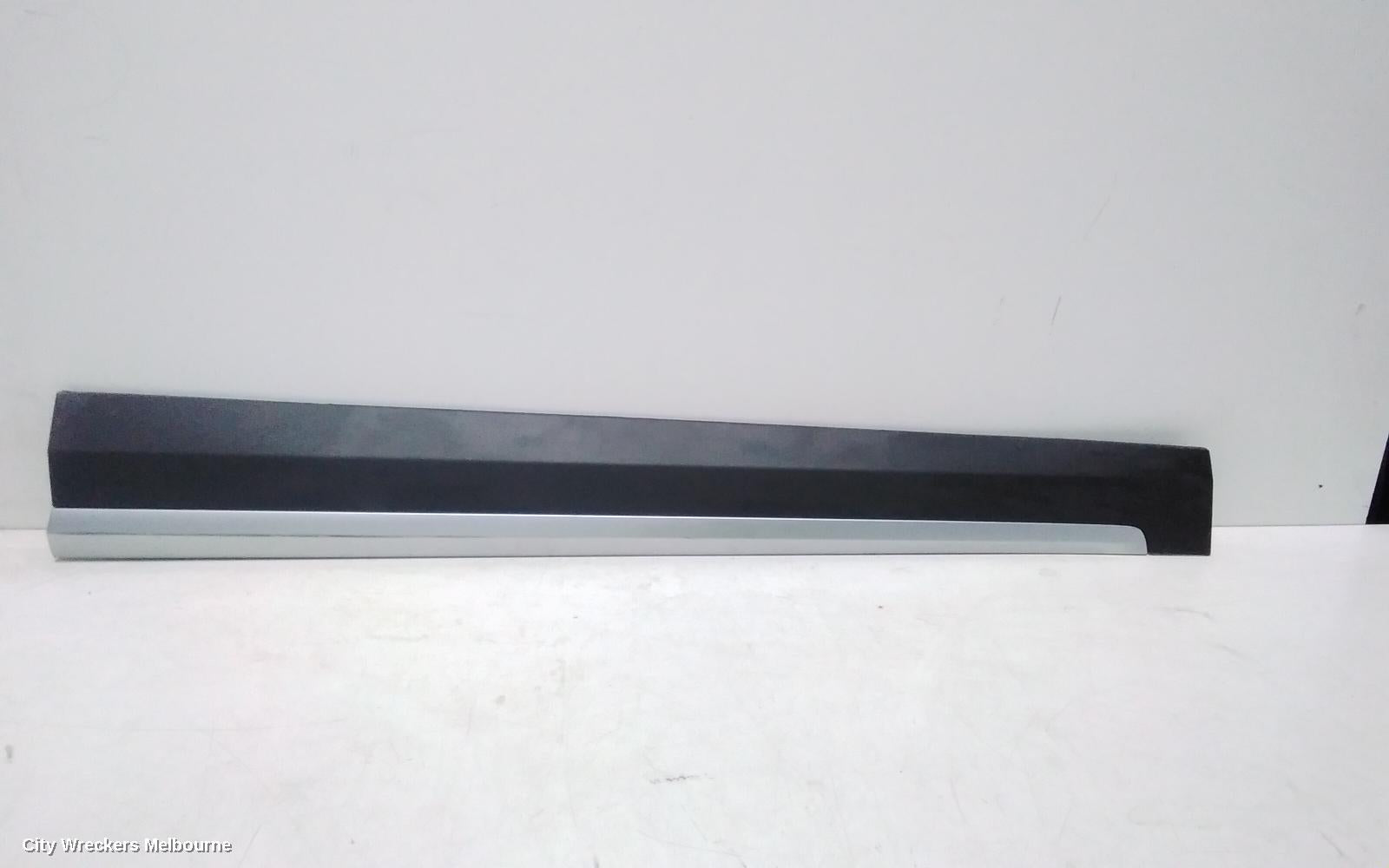 MG ZS DOOR MOULD, LEFT FRONT DOOR: 115459, AZS1, 09/2017 - 06/2025 - Image 3