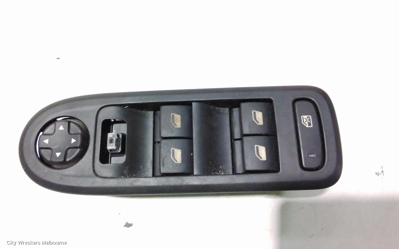PEUGEOT 308 PWR DR WIND SWITCH, RH FRONT (MASTER SWITCH), 3 ARROWS MIRROR SWITCH, W/ FOLDING MIRROR), T7, 09/2007 - 09/2014 - Image 3