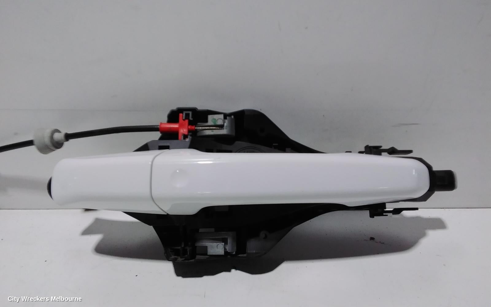 LAND ROVER DISCOVERY SPORT DOOR HANDLE, RH REAR, OUTER, COLOUR CODED, NON CHROME INSERT TYPE, L550, 01/2015 - 06/2019 - Image 3