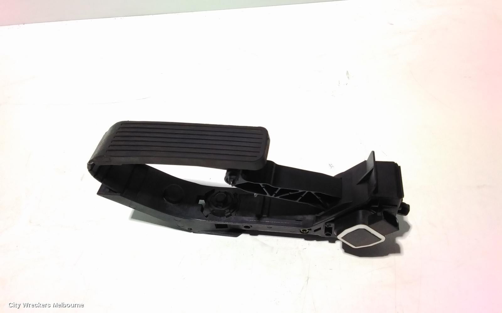 MERCEDES CLC CLASS PEDAL ASSEMBLY, CL203 08/2008 - 03/2011 - Image 1