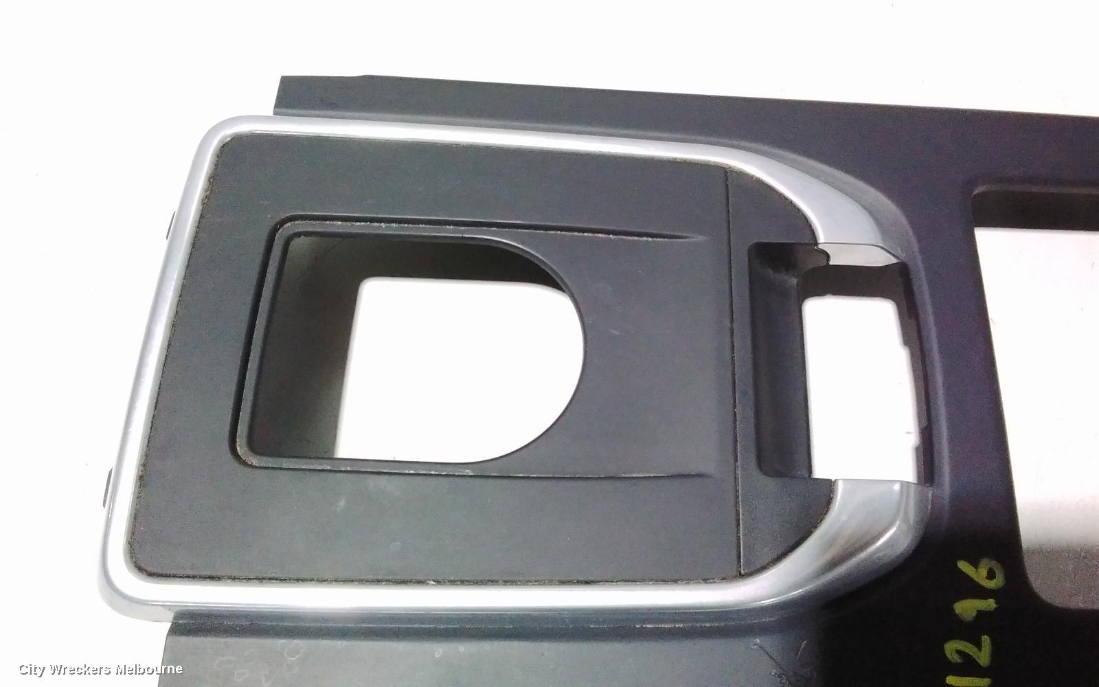 LAND ROVER DISCOVERY SPORT, L550, 01/2015 ONWARDS, GEAR SHIFTER SUROUND: 82803 - Image 3