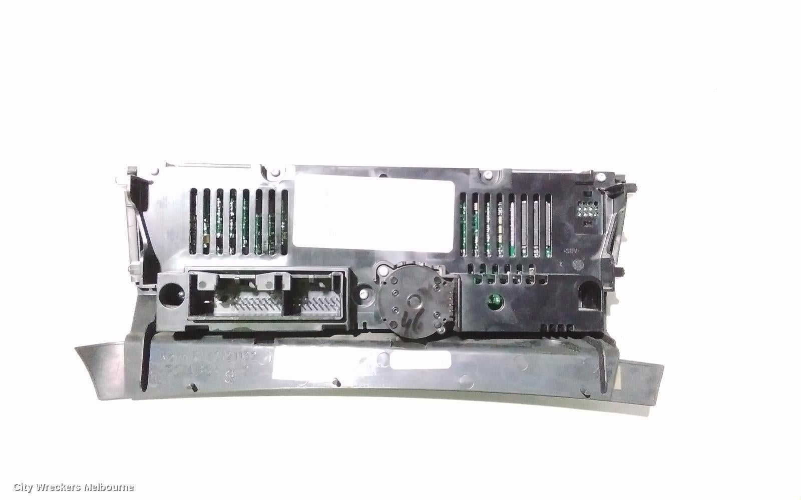 AUDI Q5 HEATER/AC CONTROLS, THREE ZONE CLIMATE CONTROL, 8R, HEATED TYPE, 03/2009 - 11/2012 - Image 3