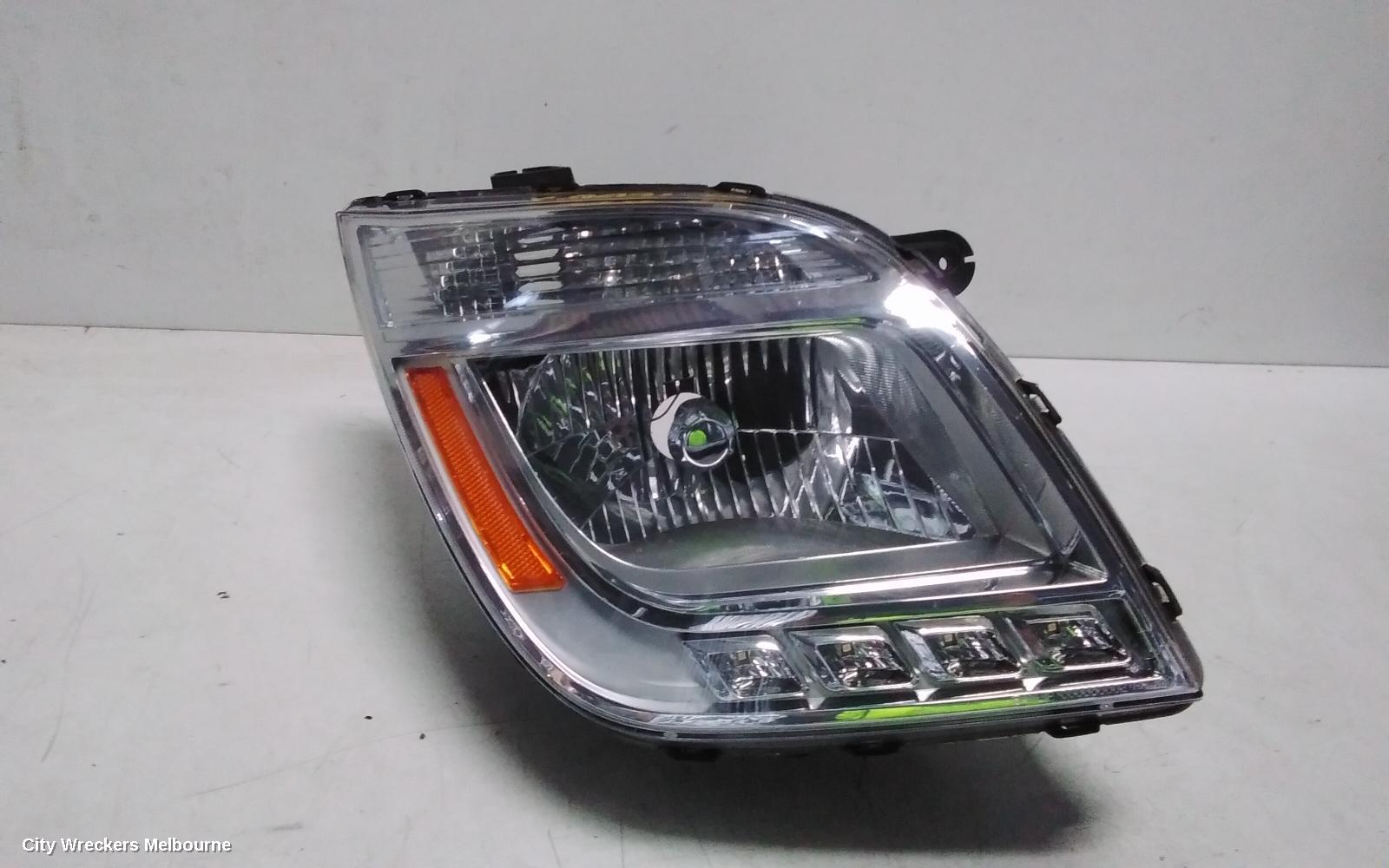 LDV V80 RIGHT HEADLAMP, HALOGEN TYPE,  01/2013 - 12/2023 - Image 3