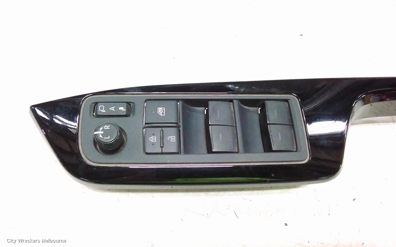 TOYOTA C-HR PWR DR WIND SWITCH, RH FRONT (MASTER SWITCH), NON AUTO TYPE, GEN 1, 12/2016 - 09/2023 - Image 3