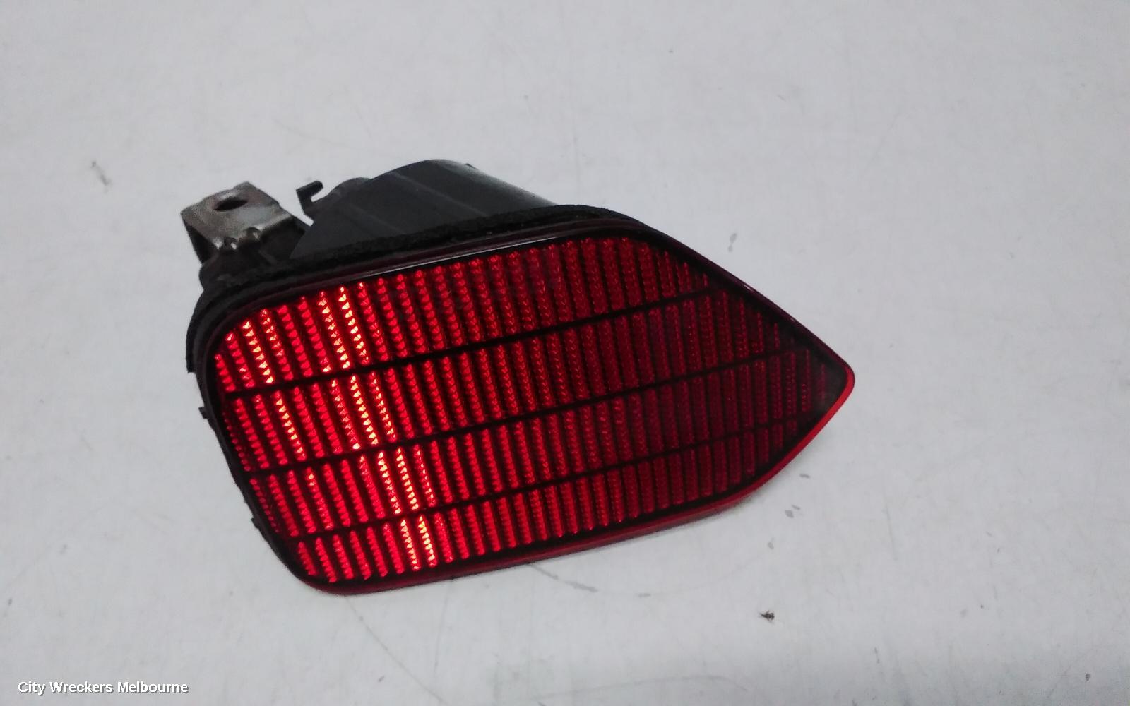 SUBARU OUTBACK RIGHT TAILLIGHT, 6TH GEN, BUMPER REFLECTOR, 08/2014 ONWARDS - Image 2