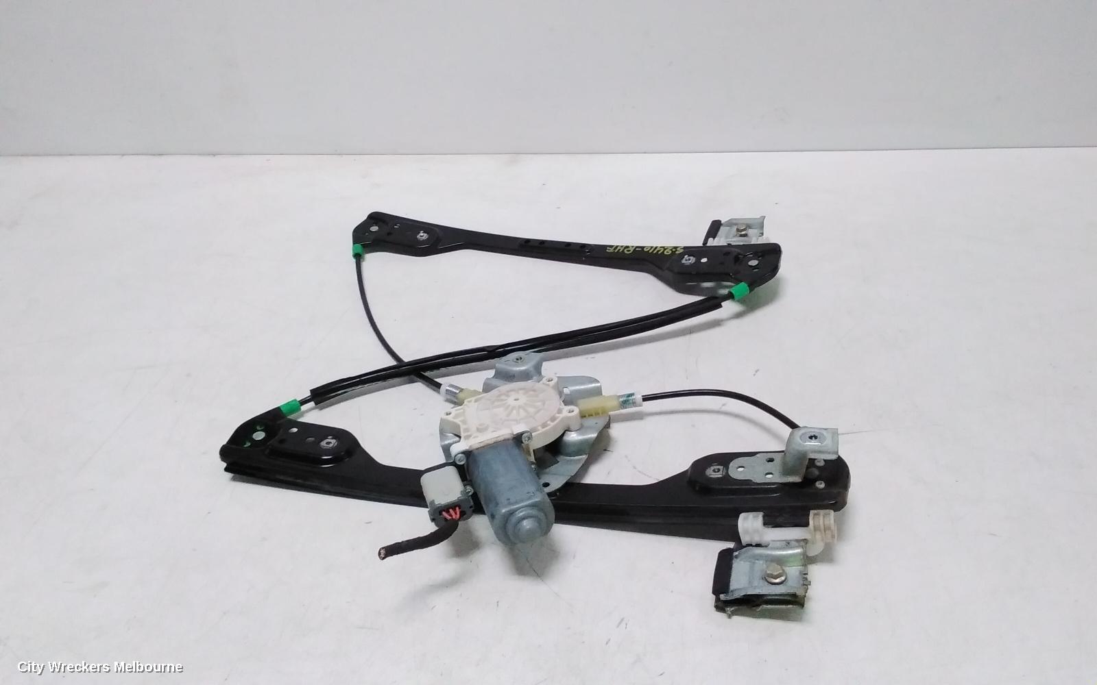 CHRYSLER 300C RIGHT FRONT WINDOW REG/MOTOR, POWER, 01/2005 ONWARDS - Image 2