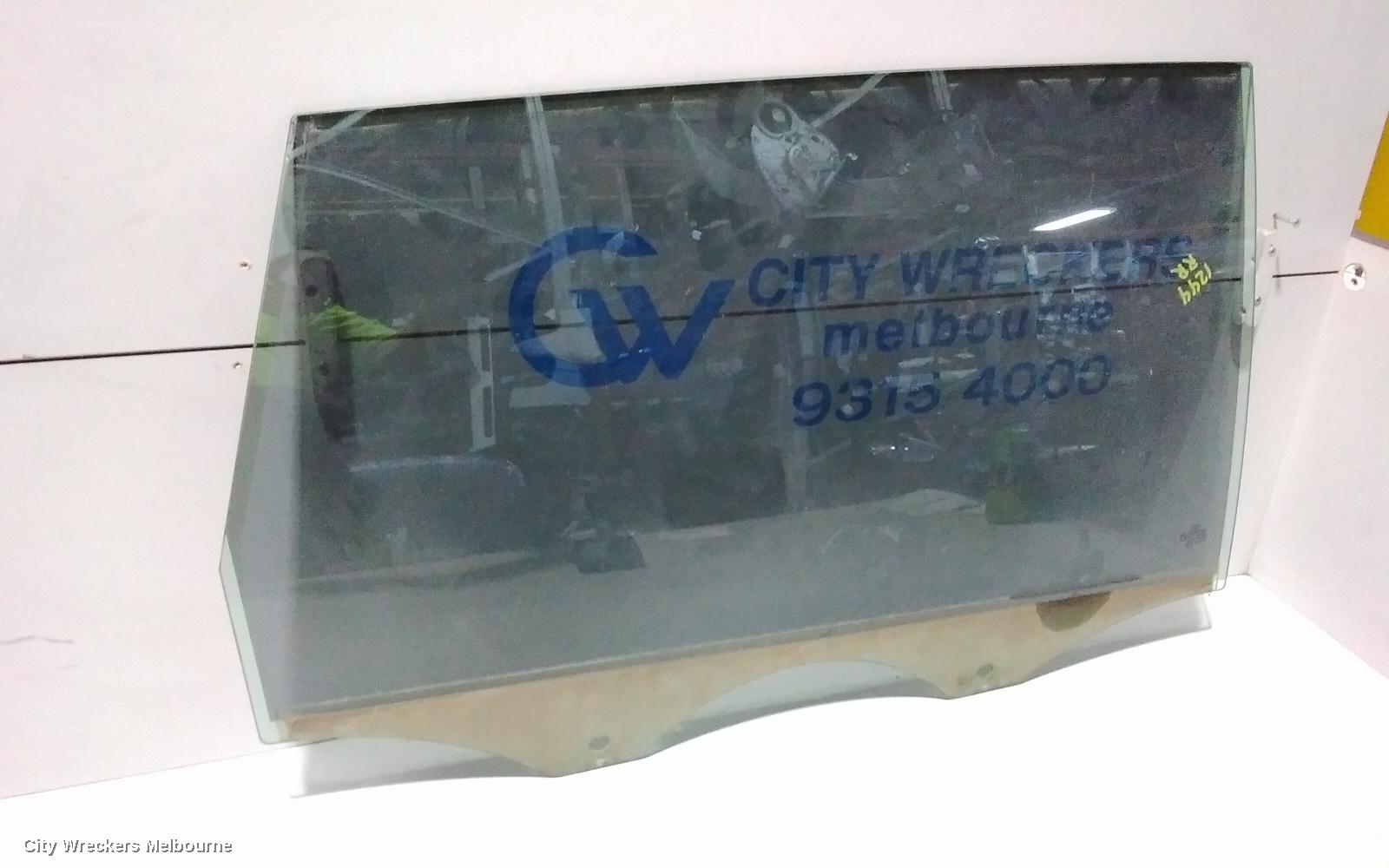 AUDI Q7 RIGHT REAR DOOR WINDOW, 4L, 09/2006 - 08/2015 - Image 1