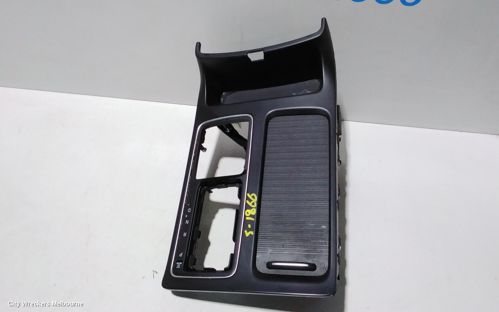 KIA SORENTO, UM, 03/2015 - 02/2020, GEAR SUROUND: 82794 - Image 3