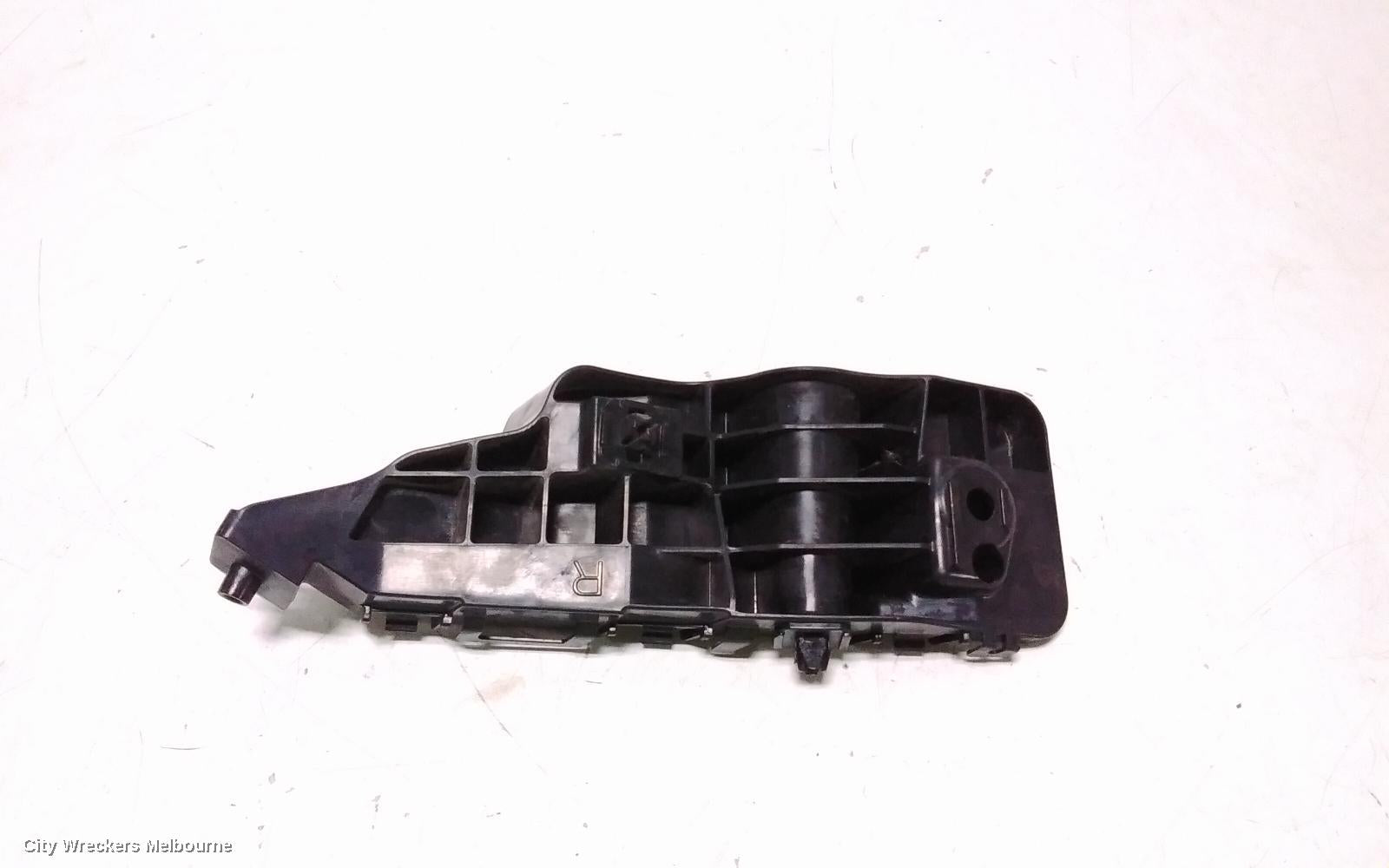 SUZUKI SWIFT, FZ, 02/2011 - 03/2017, RHF BAR BRACKET / RETAINER: 116766 - Image 1