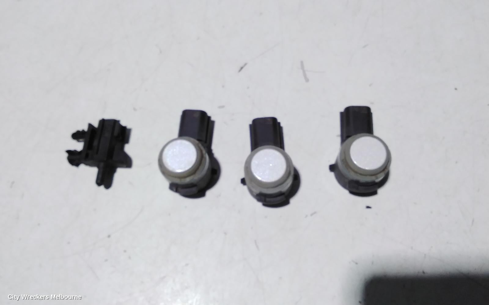 FORD ENDURA, CA, 09/2018 - 06/2020, FRONT X3 PARKING SENSORS: 107008 - Image 2