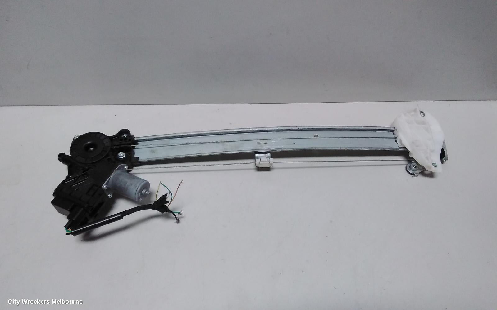 SUBARU IMPREZA RIGHT FRONT WINDOW REG/MOTOR, G5, DOOR REG ASSY (REG AND MOTOR), 11/2016 - 09/2023 - Image 2