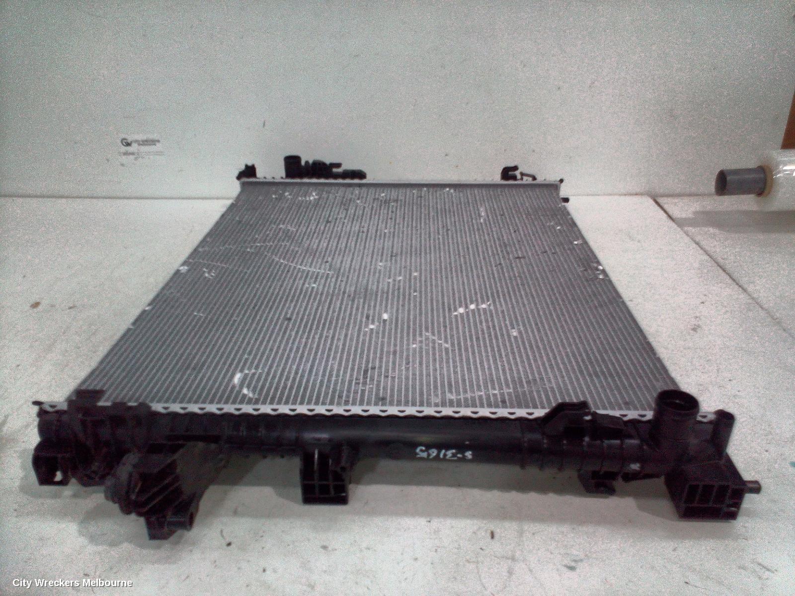 RENAULT TRAFIC RADIATOR, SECONDARY (CLOSEST TO ENGINE), AUTO, 2.0, TURBO, DIESEL, X82, 09/2019 ONWARDS - Image 3