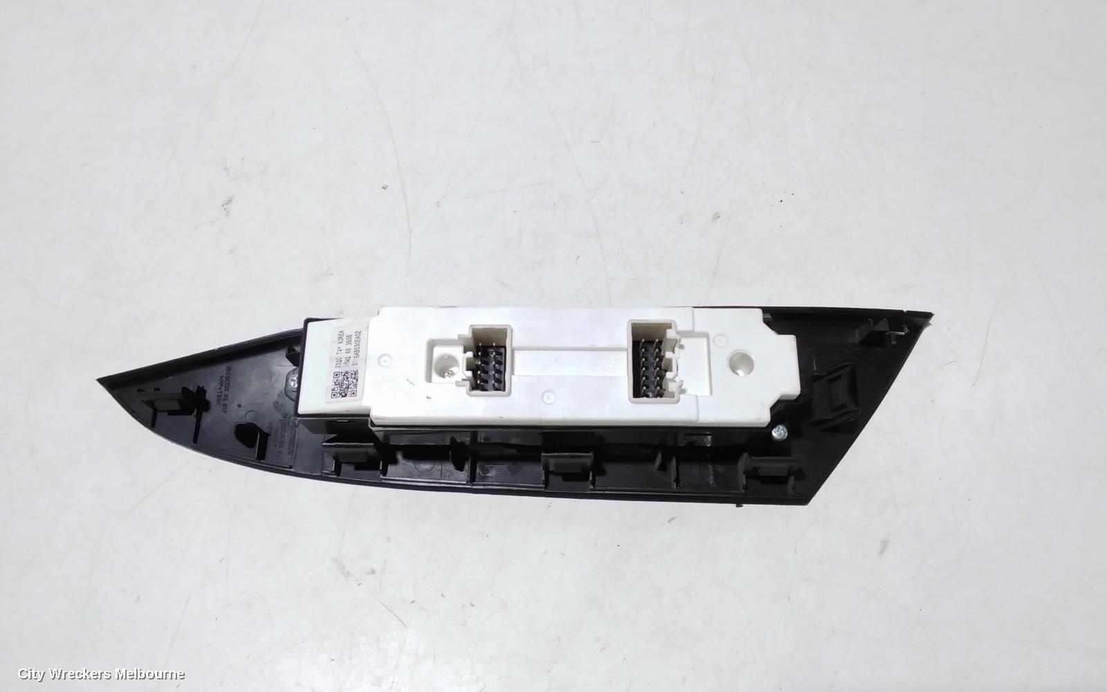 MAZDA 3 PWR DR WIND SWITCH, RH FRONT (MASTER SWITCH), NON FOLDING TYPE, BL, 04/2009 - 10/2013 - Image 3