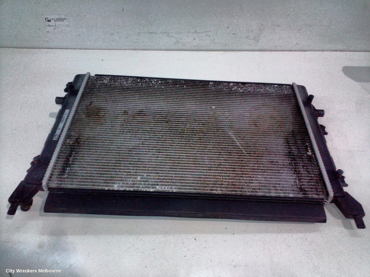 SKODA OCTAVIA RADIATOR, SECONDARY RADIATOR (CLOSEST TO BUMPER), PETROL, 1.4, TURBO, 1Z, CAXA CODE, 08/2010 - 10/2013 - Image 3