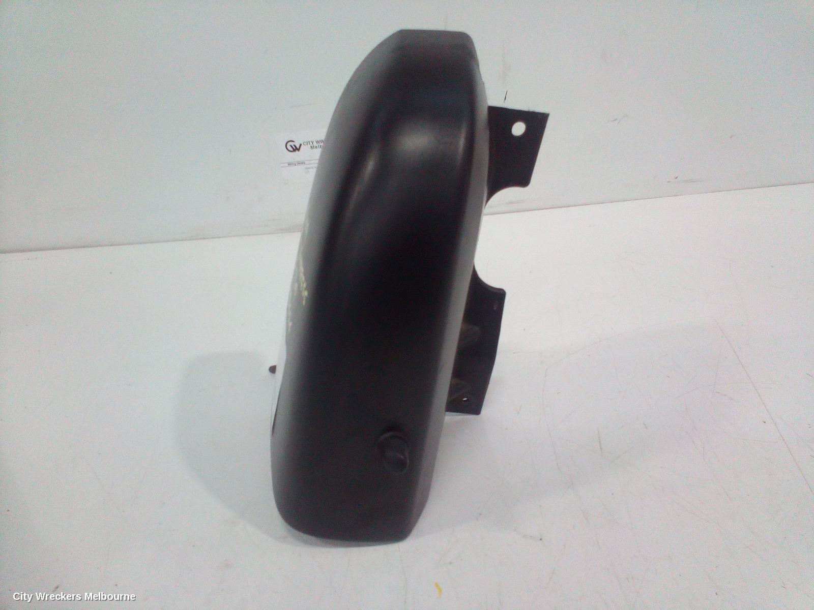 MITSUBISHI EXPRESS, SN, 03/2020 - 12/2022, LHR TOP PLSTIC TRIM: 108626 - Image 1