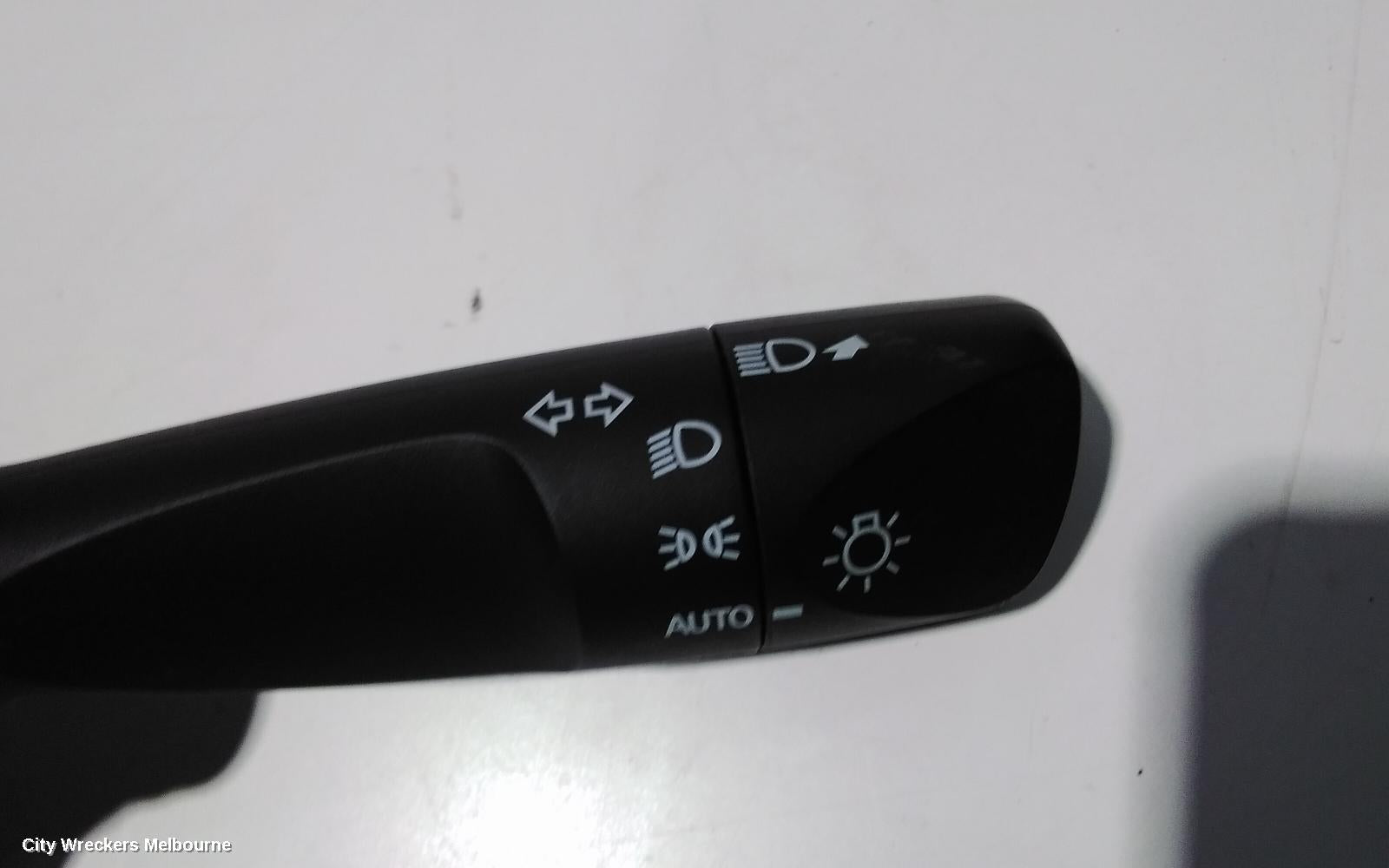 TOYOTA HILUX COMBINATION SWITCH, FLASHER SWITCH, NON FOGLAMP TYPE, 09/2015 ONWARDS - Image 2