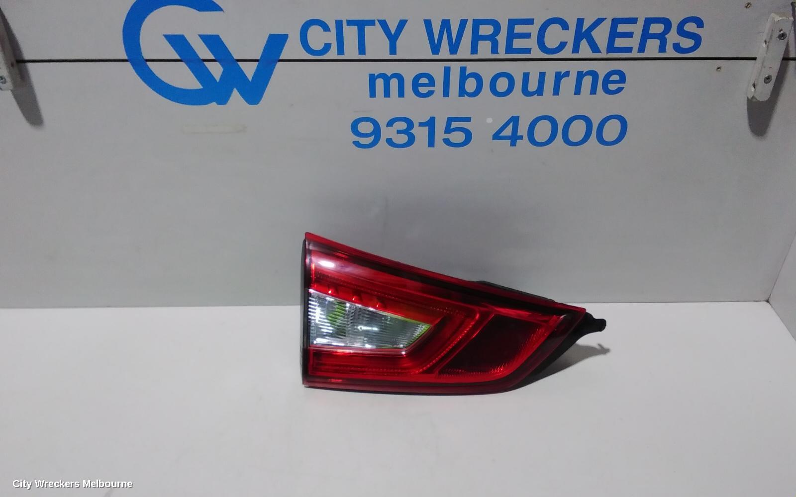 NISSAN QASHQAI REAR GARNISH, TAILGATE LAMP (LH SIDE), J11, 06/2014 - 09/2017 - Image 1