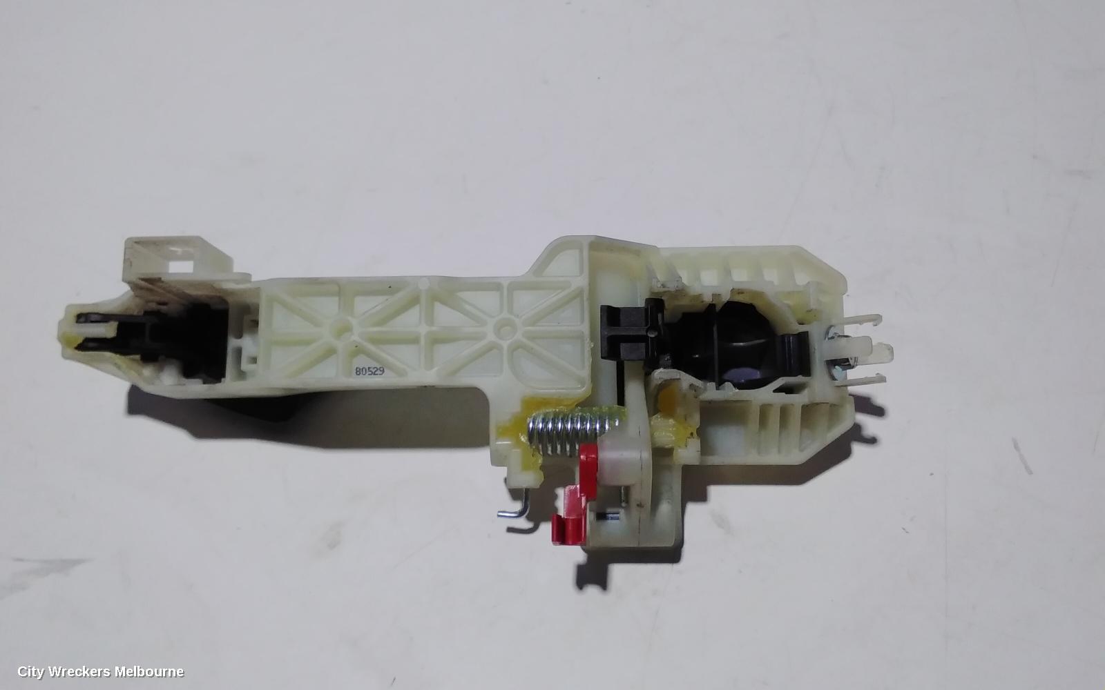 KIA RIO DOOR HANDLE, YB, OUTER, LH FRONT, 12/2016 ONWARDS - Image 3