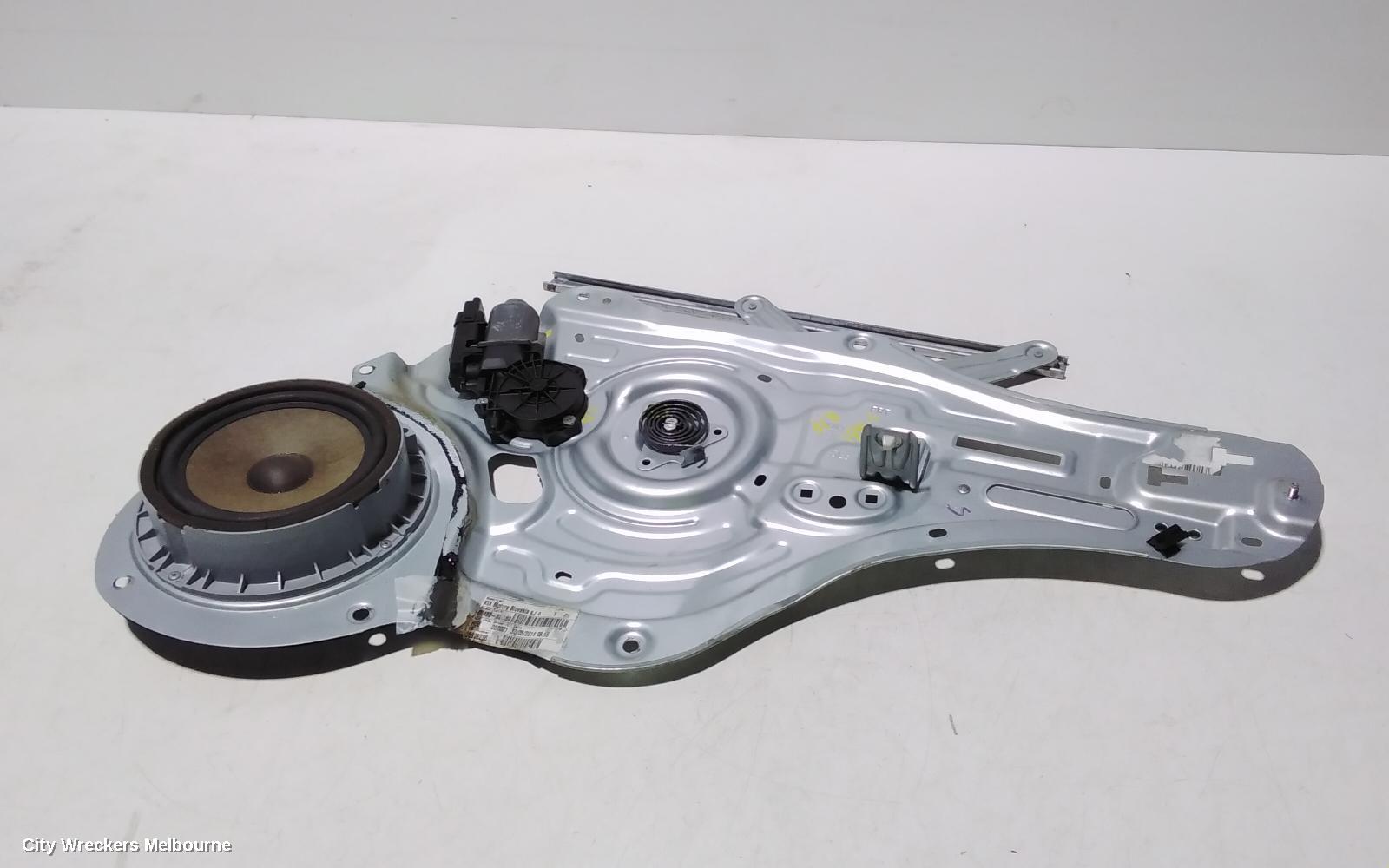KIA SPORTAGE RIGHT FRONT WINDOW REG/MOTOR, SL, DOOR REG & MOTOR ASSY, 6 PIN PLUG MOTOR TYPE, 05/2010 - 10/2015 - Image 1