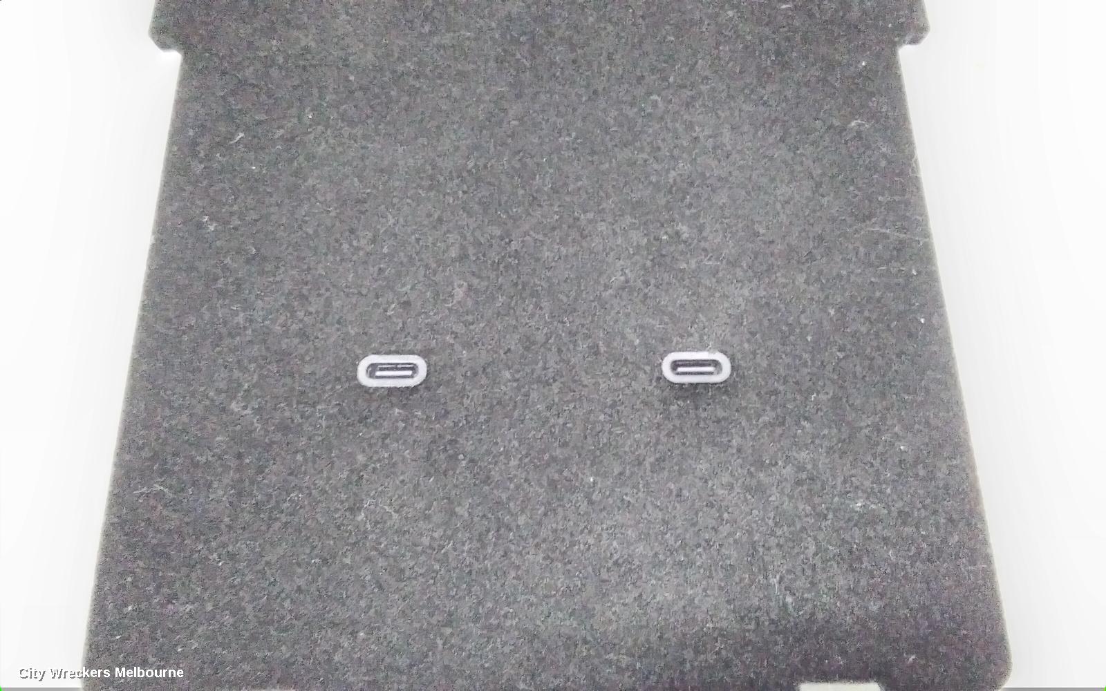 TESLA MODEL Y, 1ST GEN, 03/2022 ONWARDS, 1656787-30-AUSB HUB.TESLA: 128968 - Image 3