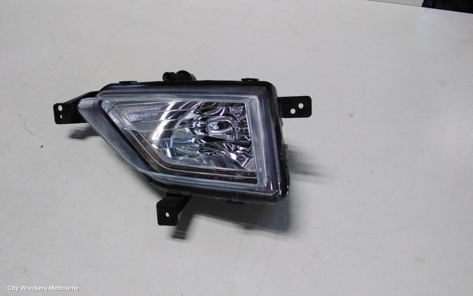 LDV DELIVER 9 RIGHT INDICATOR/FOG/SIDE, BUMPER FOGLAMP,  07/2020 ONWARDS - Image 2