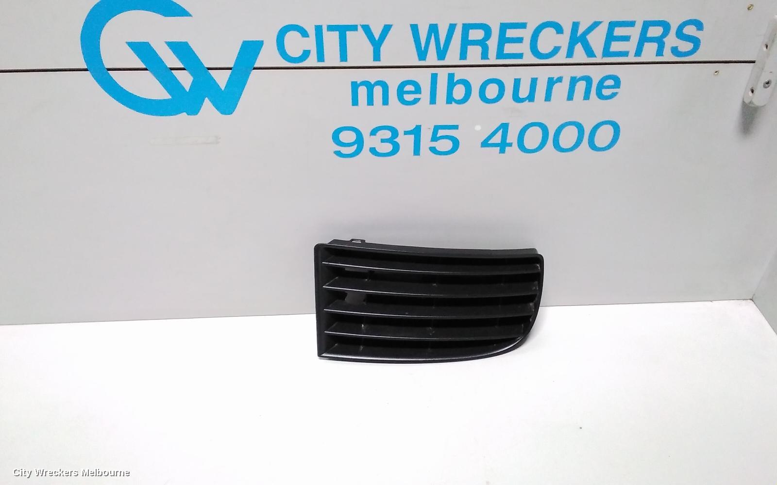 VOLKSWAGEN GOLF RIGHT INDICATOR/FOG/SIDE, BUMPER FOGLAMP SURROUND, GEN 5, 07/2004 - 02/2009 - Image 1