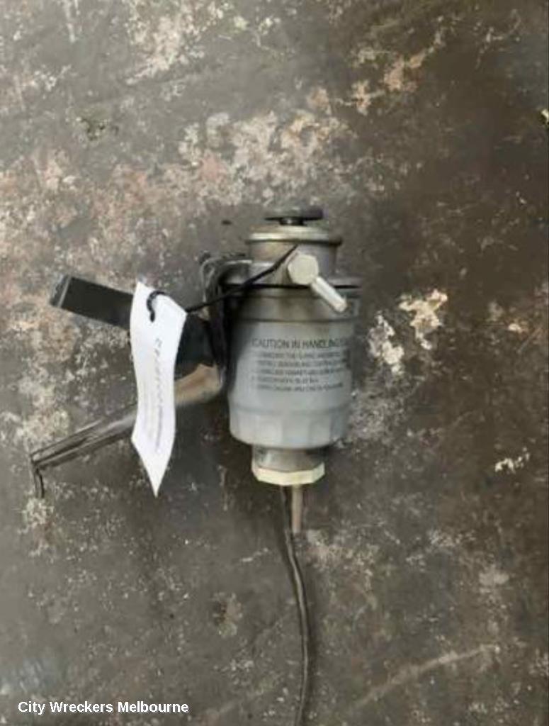 NISSAN NAVARA FUEL PUMP, D40, DIESEL, 09/2005 - 08/2015 - Image 1