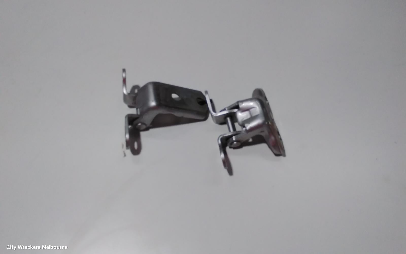 TOYOTA COROLLA DOOR HINGE/RUNNER, UPPER, RH FRONT, ZRE182R, 08/2012 - 06/2018 - Image 2