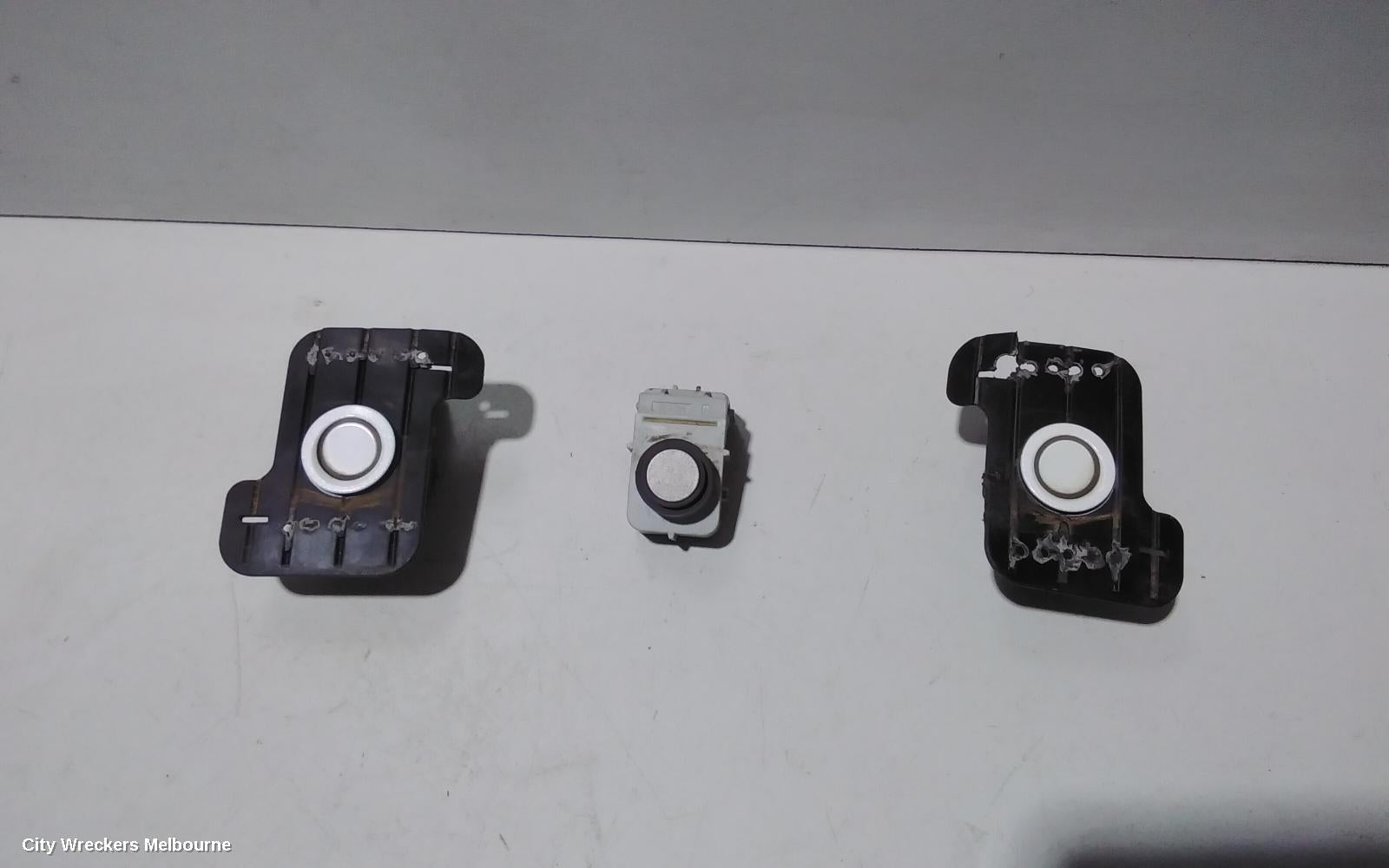 HYUNDAI VELOSTER, FS, 10/2011 - 08/2019, REAR BAR SENSORS (X3): 83429 - Image 2