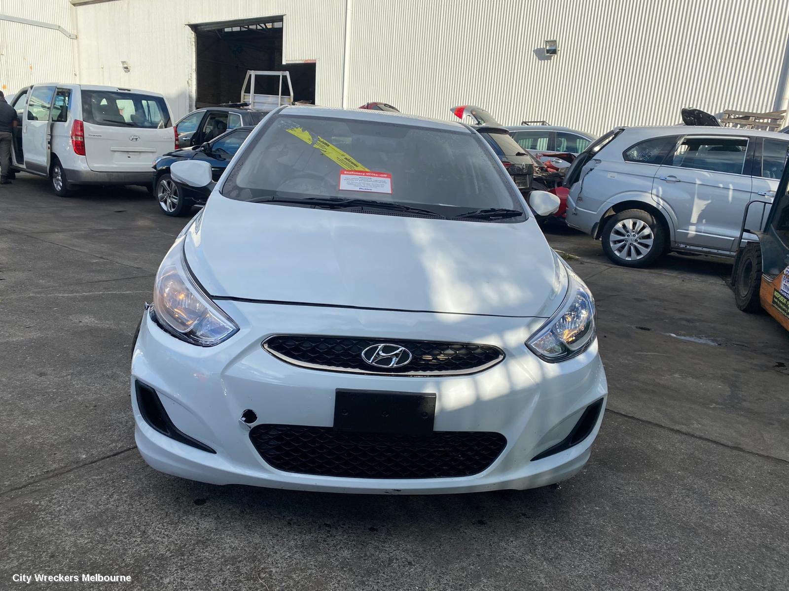 HYUNDAI ACCENT, RB, 05/2011 - 12/2019, TOP RADIATOR PLSTIC PANEL: 91529 - Image 1