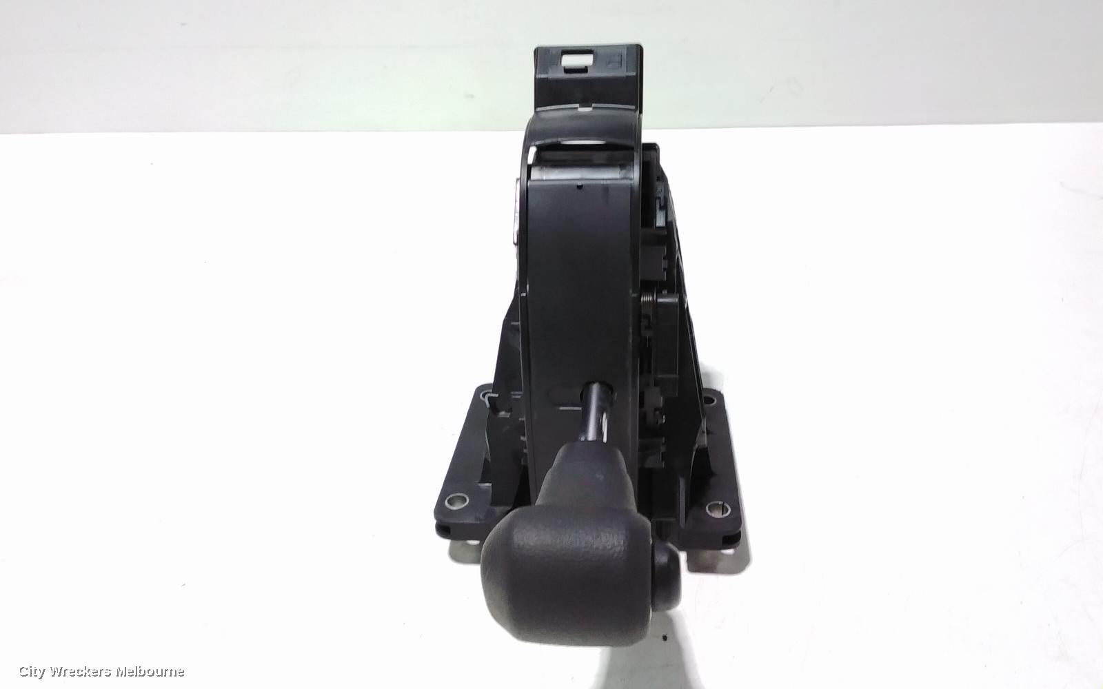 TOYOTA HIACE GEAR STICK/SHIFTER, 300 SERIES, AUTO T/M, 02/2019 ONWARDS - Image 3
